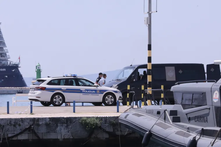 Ovo je mjesto gdje su na obalu izvukli tijelo muškarca koje je plutalo u Kaštelanskom zaljevu