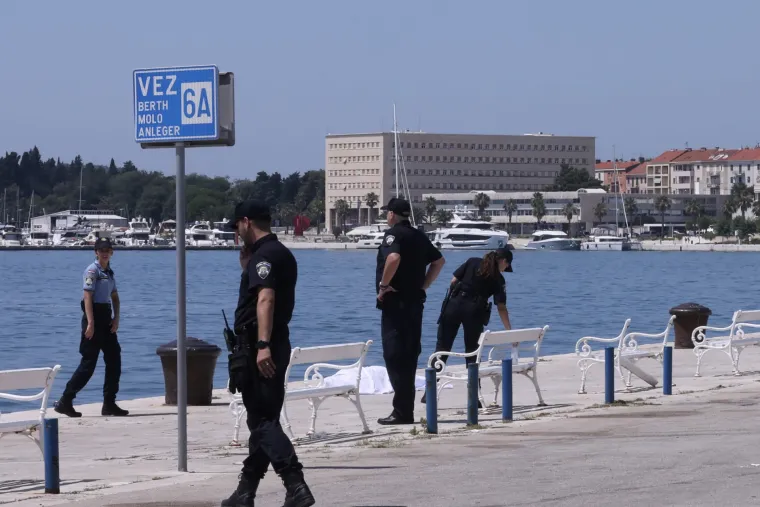 Ovo je mjesto gdje su na obalu izvukli tijelo muškarca koje je plutalo u Kaštelanskom zaljevu