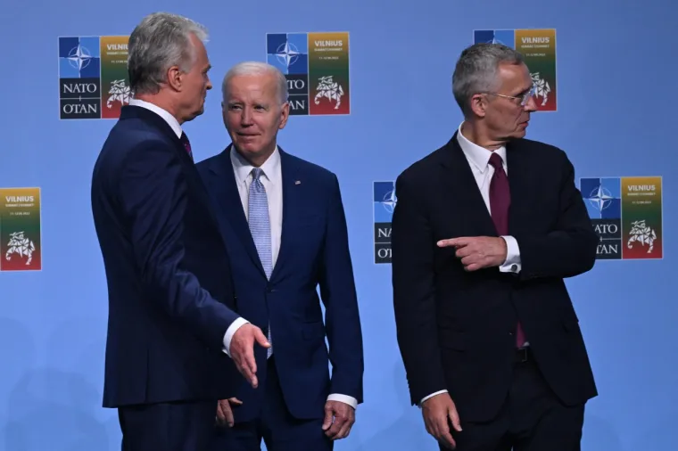 Prepoznajete li Milanovića? Pogledajte gdje su ga postavili na grupnoj fotki &scaron;efova NATO-a