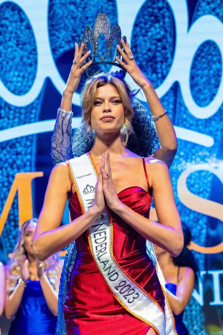 Inače, Rikkie je Nizozemka koja je rođena kao Rik i s osam godina je shvatila kako želi biti žena. S 11 godina počela se izjašnjavati kao Rikke, a spol je odlučila promijeniti sa 16 godina. 