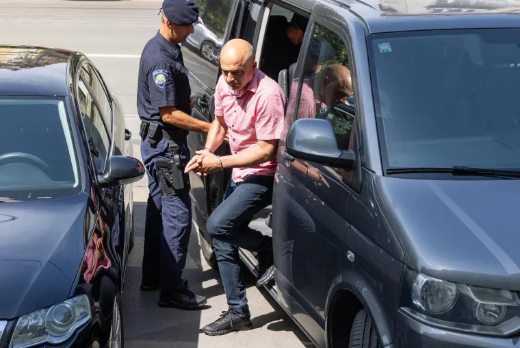 USKOK-ovi osumnjičenici Puljašić i Dragičević u lisicama stigli na Županijski sud u Osijeku