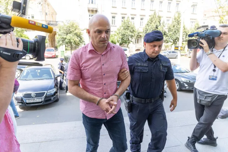 USKOK-ovi osumnjičenici Puljašić i Dragičević u lisicama stigli na Županijski sud u Osijeku