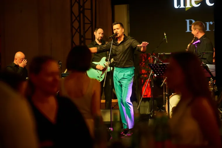 Prigrlite duh ljeta uz Schweppesovu novu filozofiju Born Social