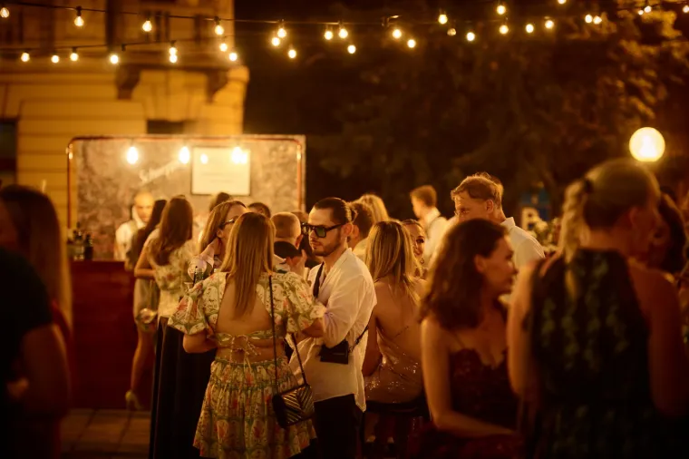 Prigrlite duh ljeta uz Schweppesovu novu filozofiju Born Social