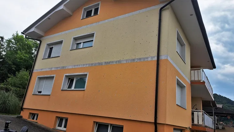 Pogledajte kakvu je štetu napravila tuča veličine teniske loptice u Krškom: Mnogima su limeni ljubimci izrešetani