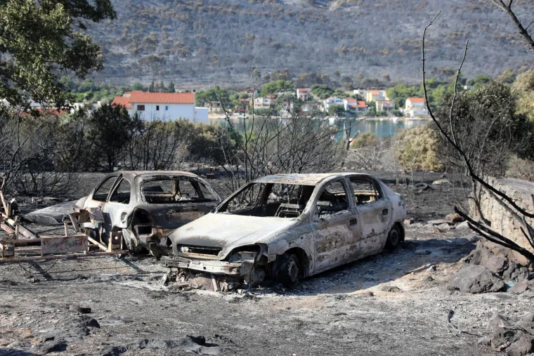 Neki su izgubili sve: Pogledajte kakvu je pustoš paklena vatra napravila na području Grebaštice