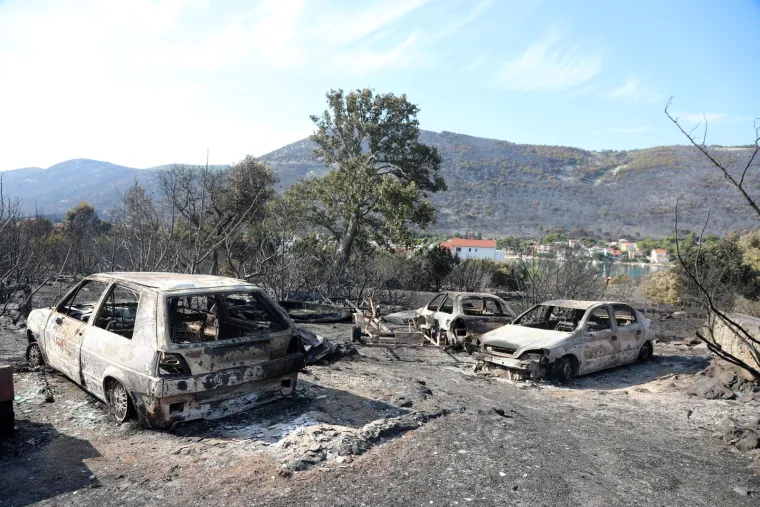 Neki su izgubili sve: Pogledajte kakvu je pustoš paklena vatra napravila na području Grebaštice