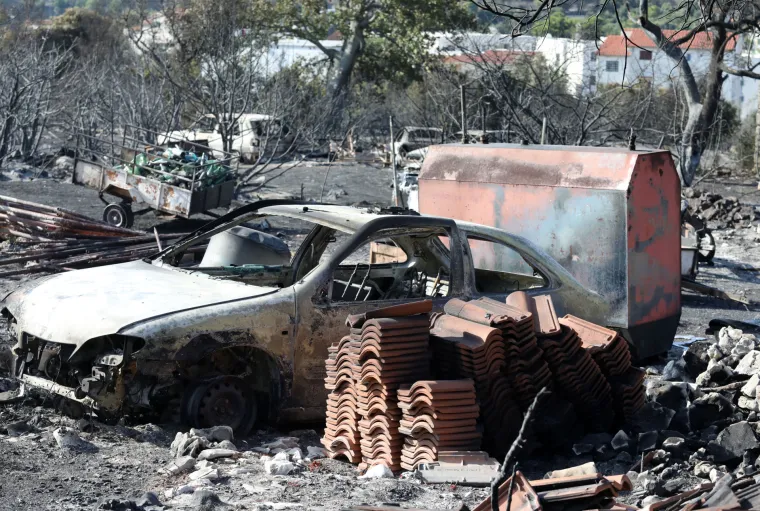 Ovo su apokaliptični prizori u Greba&scaron;tici dan nakon požara koji je gutao sve pred sobom