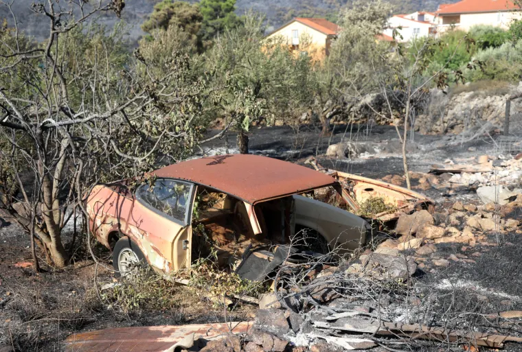 Ovo su apokaliptični prizori u Greba&scaron;tici dan nakon požara koji je gutao sve pred sobom