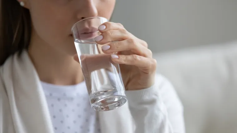 Nutricionisti preskaču ovih pet namirnica na švedskom stolu kako bi izbjegli bolan 'putnički trbuh': Evo kako se hraniti na putu