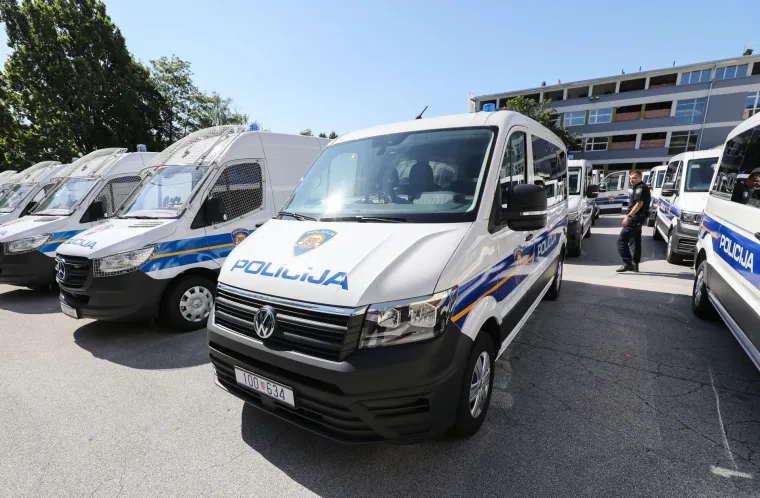 Rezervirano samo za kriminalce i zlotvore - MUP ponosno izložio nova vozila: 'Policiji samo najbolje'