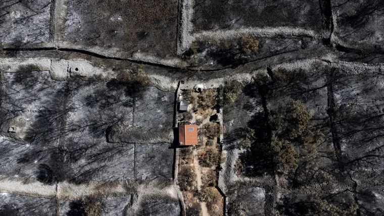 Sjećate se katastrofalnog požara u Raslini i Zatonu? Buknuo je na isti dan lani i skoro u istu minutu kao i požar u Greba&scaron;tici