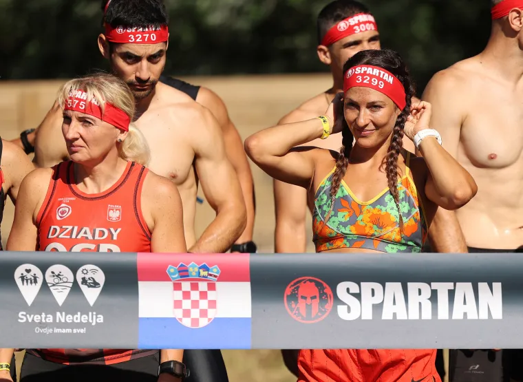 Njima ne smeta ni visoka temperatura, ni bodljikava žica. Održana prva Spartan utrka u Hrvatskoj. Sudjelovao i gradonačelnik Zurovec