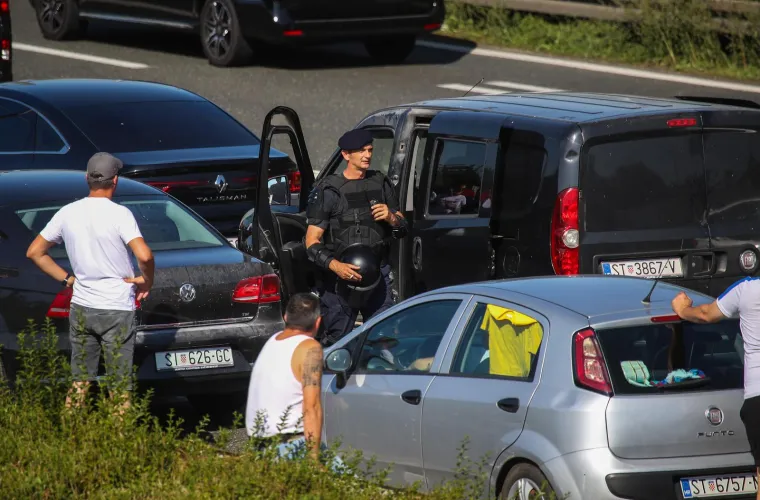 Torcida u velikom broju stiže na Superkup na Maksimiru: Pogledajte kakav su 'doček' imali na Lučkom