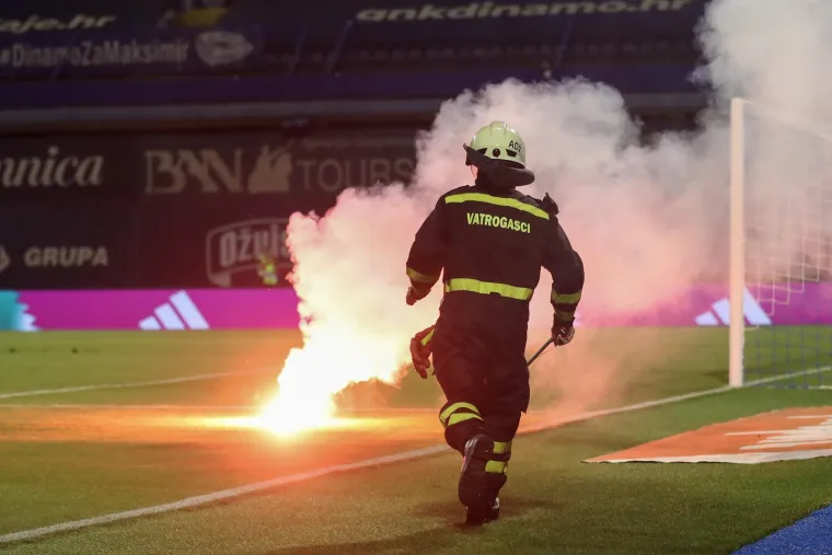 Jeste li primijetili &scaron;to su napravili navijači na Maksimiru? Nakon ovog nema sumnje da će oba kluba biti kažnjena
