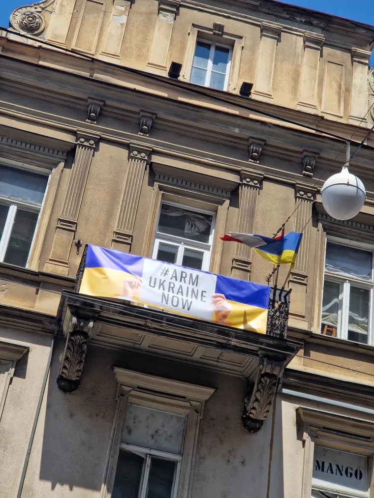 Jeste li skužili zastavu i poruku na balkonu u samom srcu Zagreba?