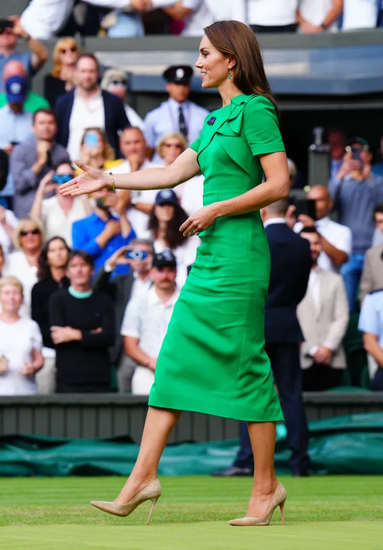 Pogledajte &scaron;to je Alcaraz napravio kada je pobijedio Novaka Đokovića, Kate Middleton mu uručila pehar