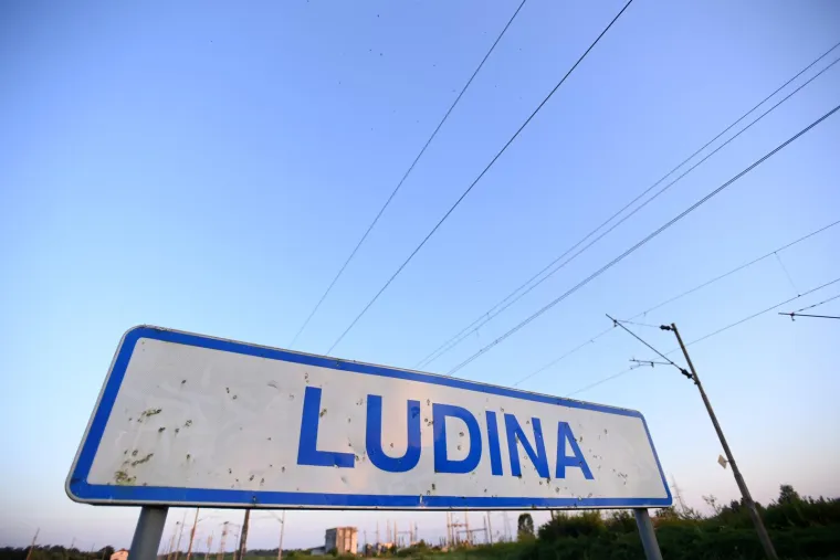 Pogledajte kako iz zraka izgleda mjesto gdje je iz tračnica iskočio teretni vlak kod Popovače