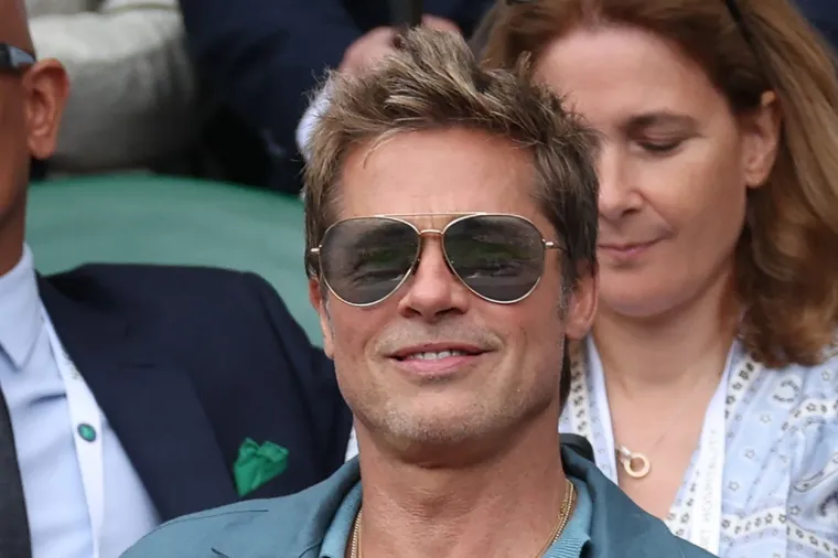 Iako je na tribinama bilo mnoštvo faca, danas svi pričaju samo o tome koliko dobro stari Brad Pitt. Popularni glumac zasjenio je i princezu Kate Middleton, glumicu Emmu Watson, pa i poznatog &apos;Bonda&apos; Daniela Craiga. Pogledajte fotogaleriju u nastavku.