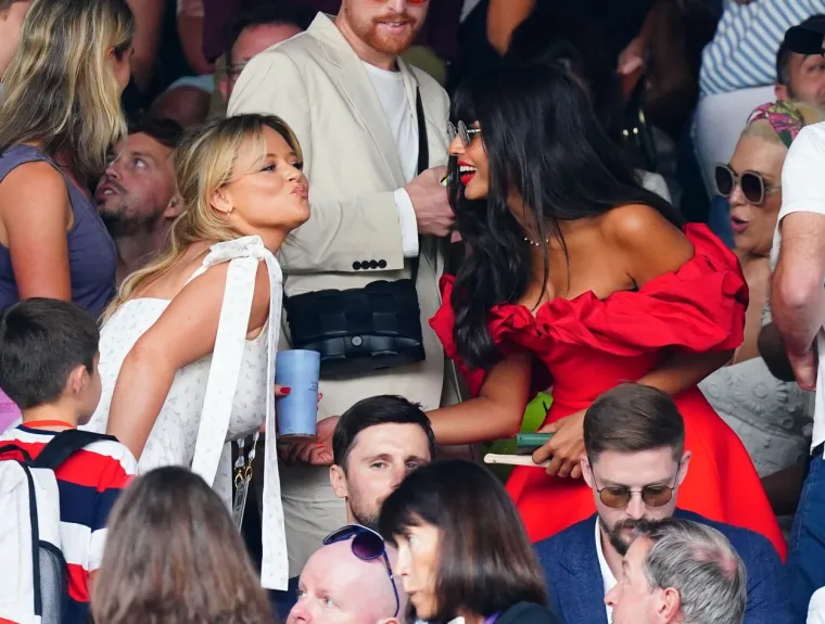 Emily Atack i Jameela Jamil 