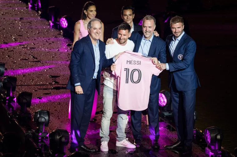 Šou na predstavljanju Lea Messija u novom klubu: Sve je kasnilo, nitko nije ostao suh, a David Beckham se osramotio pred kamerama