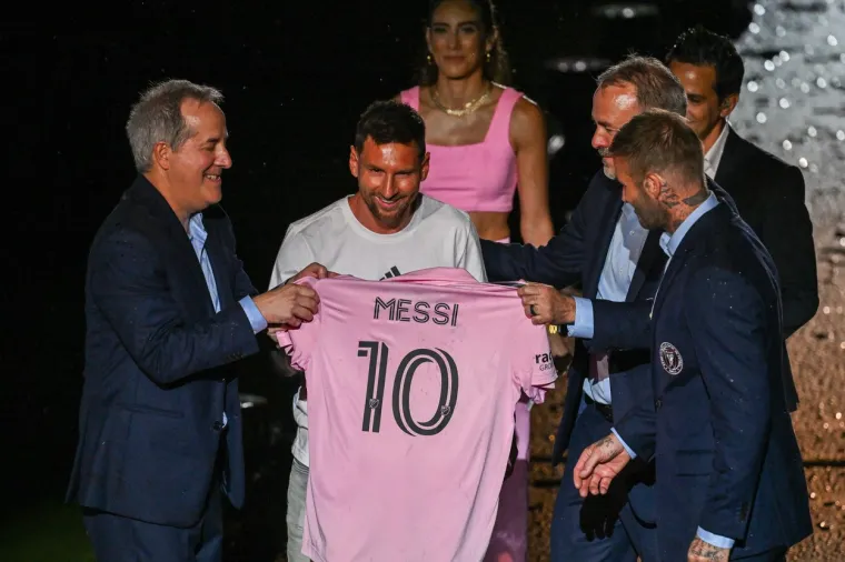 Šou na predstavljanju Lea Messija u novom klubu: Sve je kasnilo, nitko nije ostao suh, a David Beckham se osramotio pred kamerama
