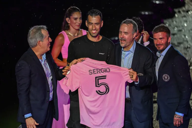 Šou na predstavljanju Lea Messija u novom klubu: Sve je kasnilo, nitko nije ostao suh, a David Beckham se osramotio pred kamerama