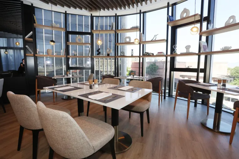 Ovo je novootvoreni hotel u najvišem neboderu u Hrvatskoj! Zavirite unutra