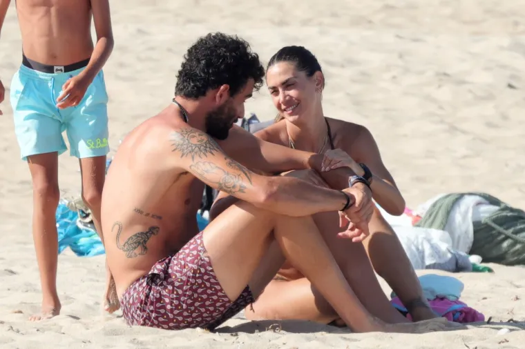 Ona će vam jo&scaron; dodatni podići temperaturu: U provokativnoj pozi gaćice nisu uspjele sakriti njenu malu tetovažu