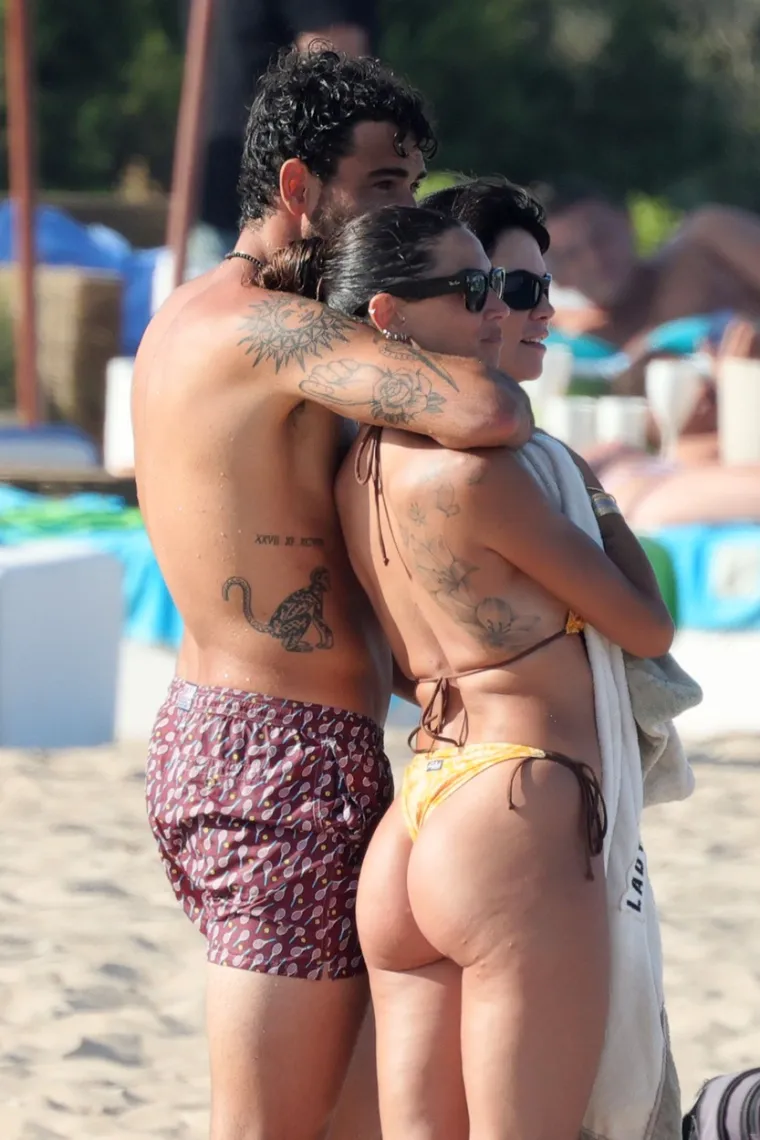 Ona će vam jo&scaron; dodatni podići temperaturu: U provokativnoj pozi gaćice nisu uspjele sakriti njenu malu tetovažu