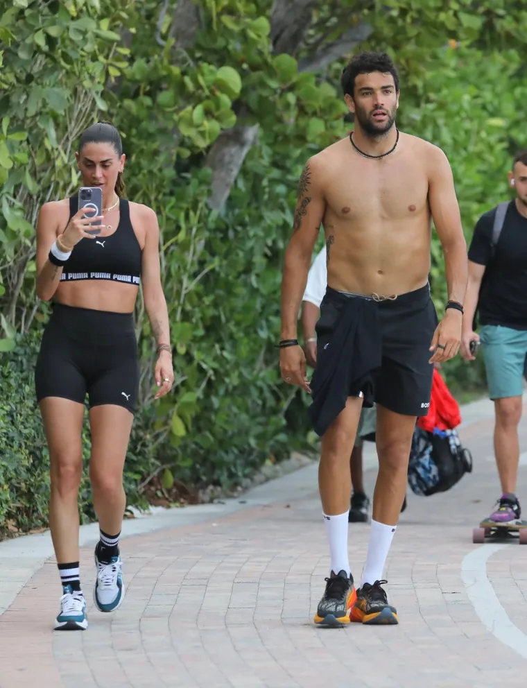 Ona će vam jo&scaron; dodatni podići temperaturu: U provokativnoj pozi gaćice nisu uspjele sakriti njenu malu tetovažu