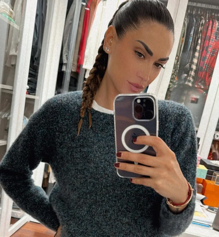 Ona će vam jo&scaron; dodatni podići temperaturu: U provokativnoj pozi gaćice nisu uspjele sakriti njenu malu tetovažu