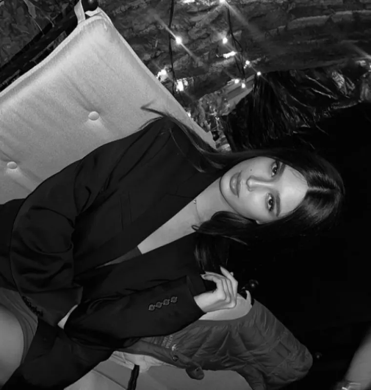 Razmažena kći najpopularnijeg kafanskog pjevača nedavno pobjegla iz kafića  ne plativ&scaron;i račun, a sada naslikava svoj luksuz bez imalo srama