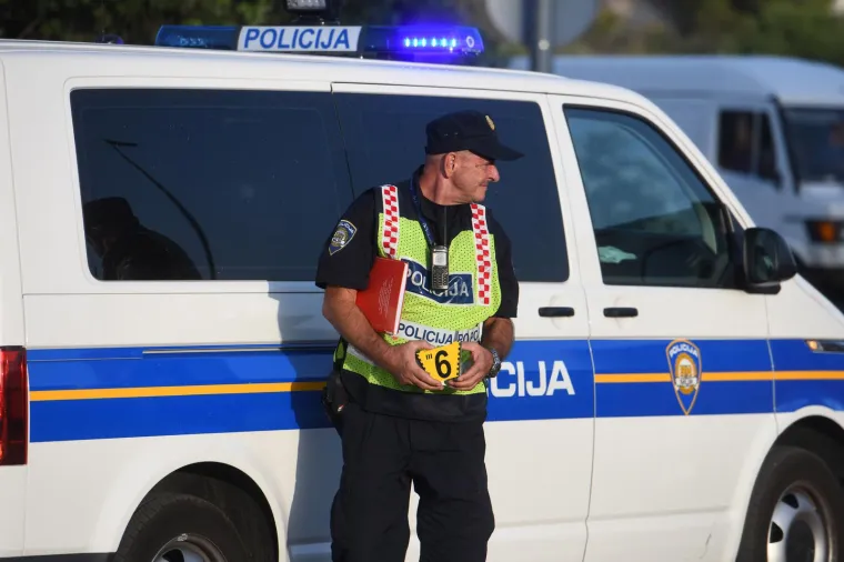 &Scaron;ibenčanin pod utjecajem alkohola udario u automobil, a stardala pje&scaron;akinja koja je zadobila teže tjelesne ozljede