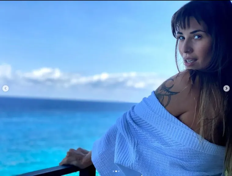 Ivana Nadal gurnula bujnu guzu u prvi plan: Tangice joj pristaju kao rijetko kojoj ženi