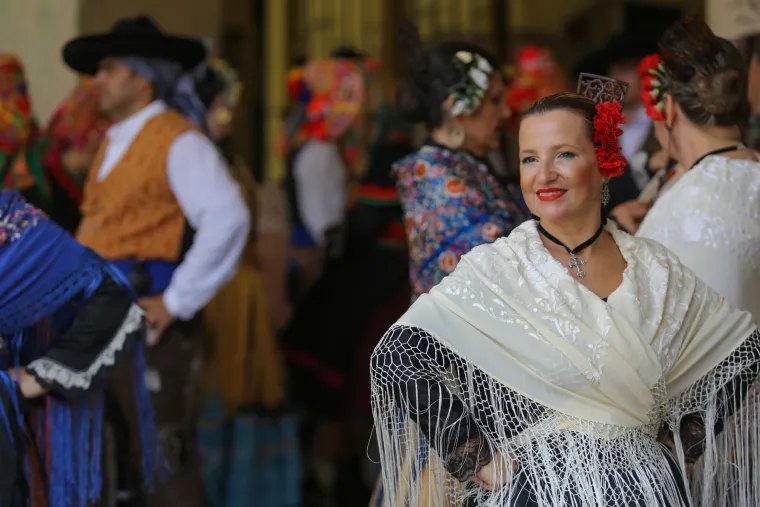 Kakve boje, koji pokreti, zagrebački trgovi danas pršte od dobre energije! Folkloraši su digli grad na noge!