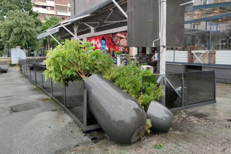 Poplavljene ulice, poru&scaron;ena stabla, očajni građani... Pogledajte veliki fotoizvje&scaron;taj iz metropole nakon razorne oluje