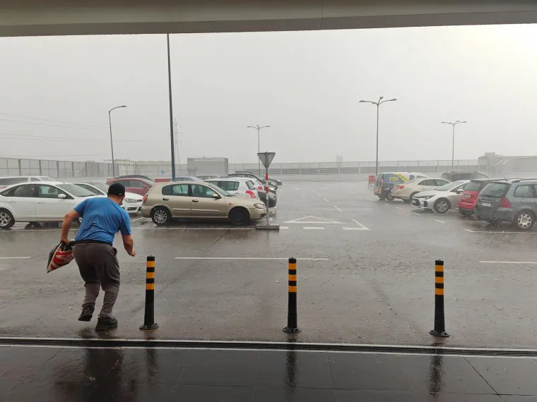 Snimljen dolazak oluje u Zagreb: Pogledajte kako je izgledao prijeteći oblak koji se bliži metropoli