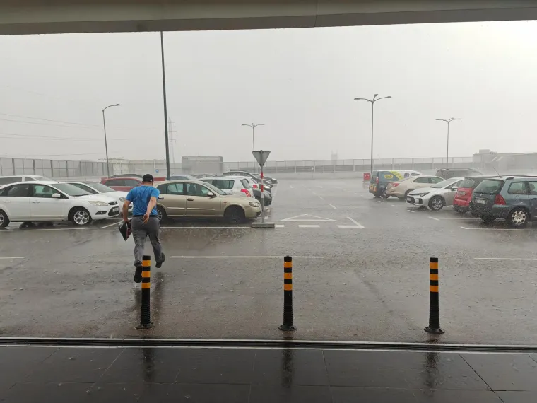 Snimljen dolazak oluje u Zagreb: Pogledajte kako je izgledao prijeteći oblak koji se bliži metropoli