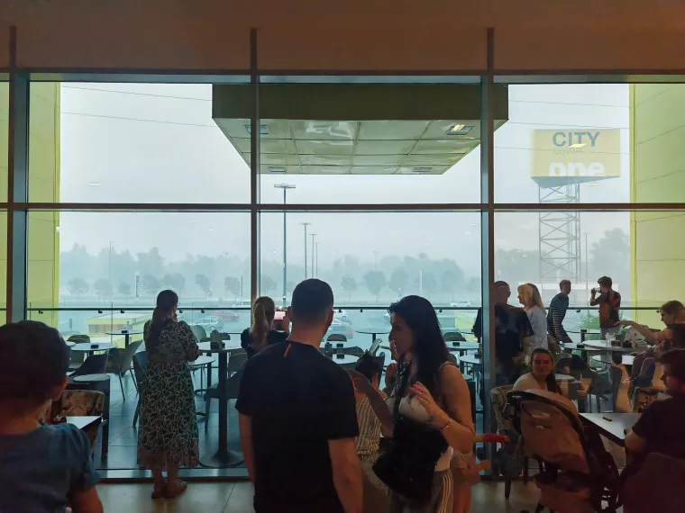 Snimljen dolazak oluje u Zagreb: Pogledajte kako je izgledao prijeteći oblak koji se bliži metropoli