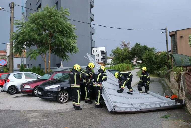 Snimljen dolazak oluje u Zagreb: Pogledajte kako je izgledao prijeteći oblak koji se bliži metropoli