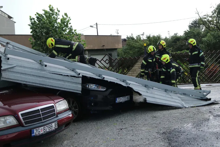 Novo nevrijeme u Zagrebu popraćeno jakim vjetrom i ki&scaron;om