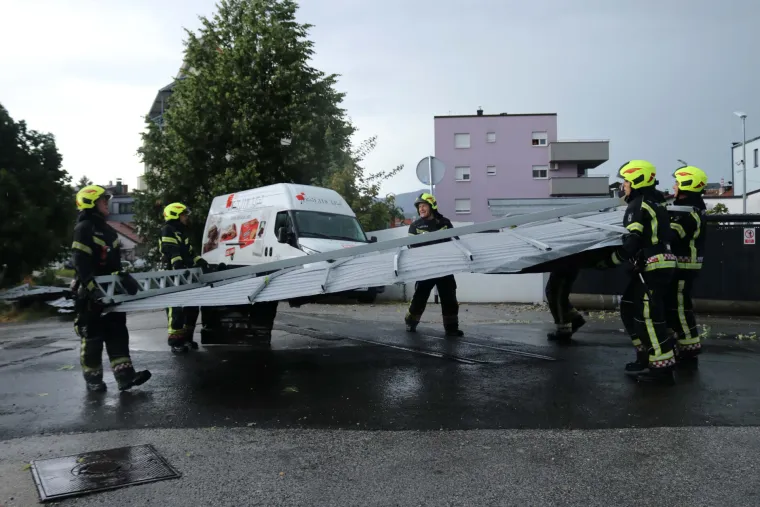 Novo nevrijeme u Zagrebu popraćeno jakim vjetrom i ki&scaron;om