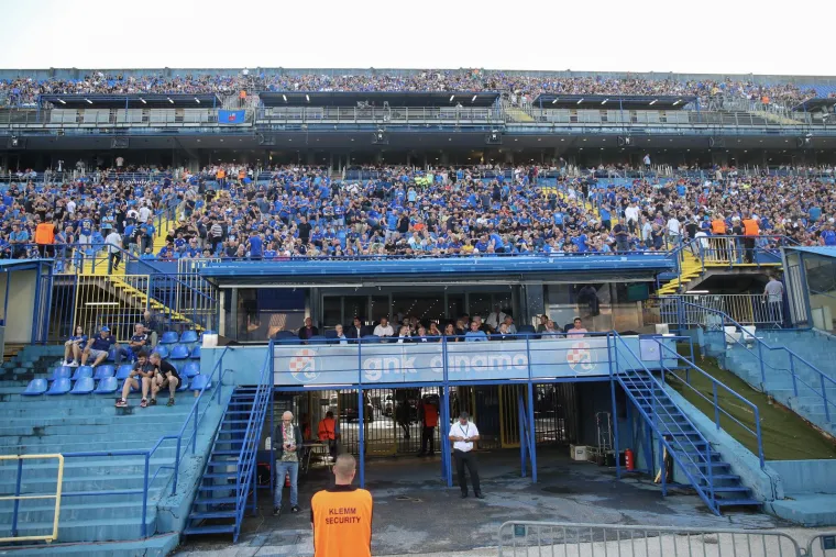 Helikopter iznad Maksimira privlačio pažnju: Dinamo uoči derbija dobio priznanje HNS-a