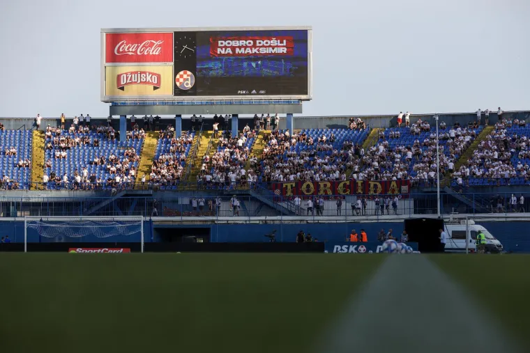 Helikopter iznad Maksimira privlačio pažnju: Dinamo uoči derbija dobio priznanje HNS-a