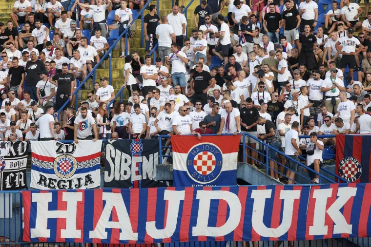 Vatreno na derbiju: Boysi slali poruke hajdukovcima, provjerite &scaron;to su poručili ljutim rivalima