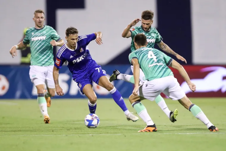 Dinamovci uni&scaron;teni, hajdukovci u sedmom nebu: Pogledajte kako je bilo u Maksimiru nakon &scaron;okantnog raspleta u prvom derbiju sezone