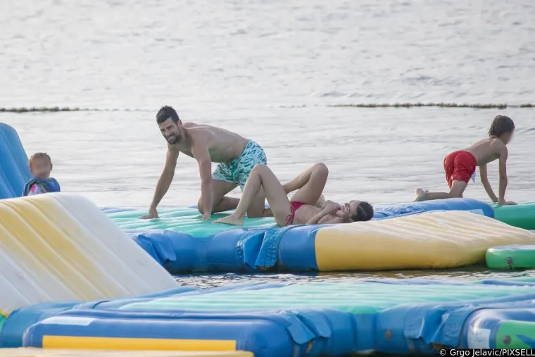 Novak Đoković i Jelena se totalno opustili u Dubrovniku: Pred djecom su razmjenjivali nježnosti