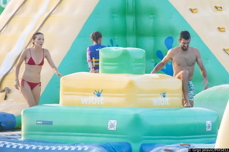 Novak Đoković i Jelena se totalno opustili u Dubrovniku: Pred djecom su razmjenjivali nježnosti