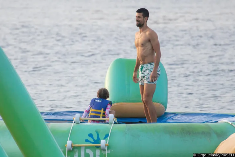 Novak Đoković i Jelena se totalno opustili u Dubrovniku: Pred djecom su razmjenjivali nježnosti